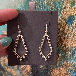 Kendra Scott Bea earrings in Gold